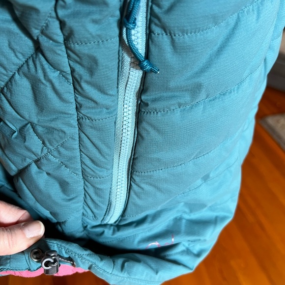 Women’s Flylow Insulated Jacket, Size Medium - Picture 4 of 6